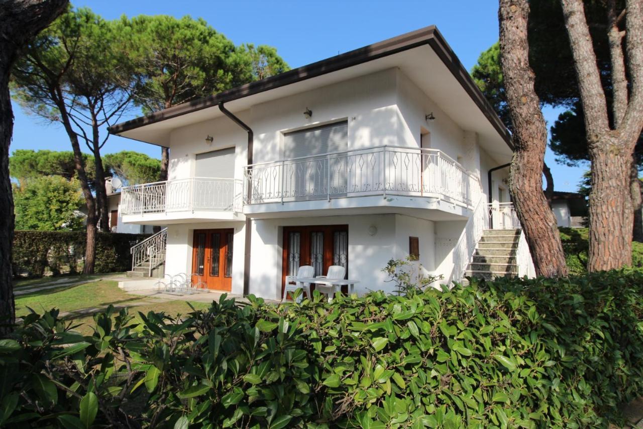 Villa Marisa Lignano Sabbiadoro Bagian luar foto