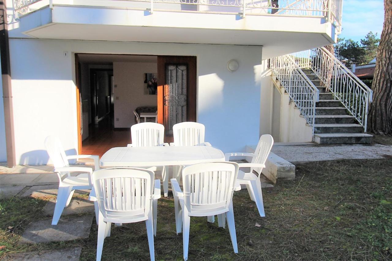 Villa Marisa Lignano Sabbiadoro Bagian luar foto